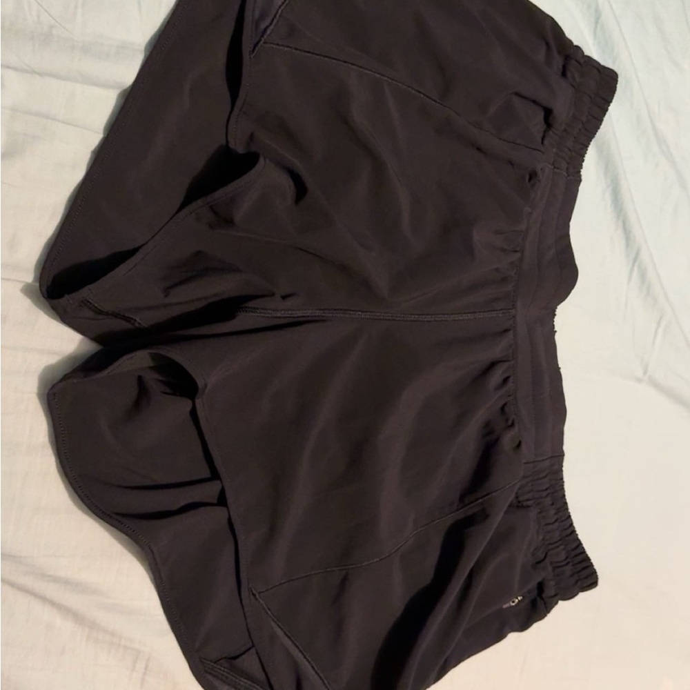 Lululemon hottie hot shorts size 14 4 inch low rise